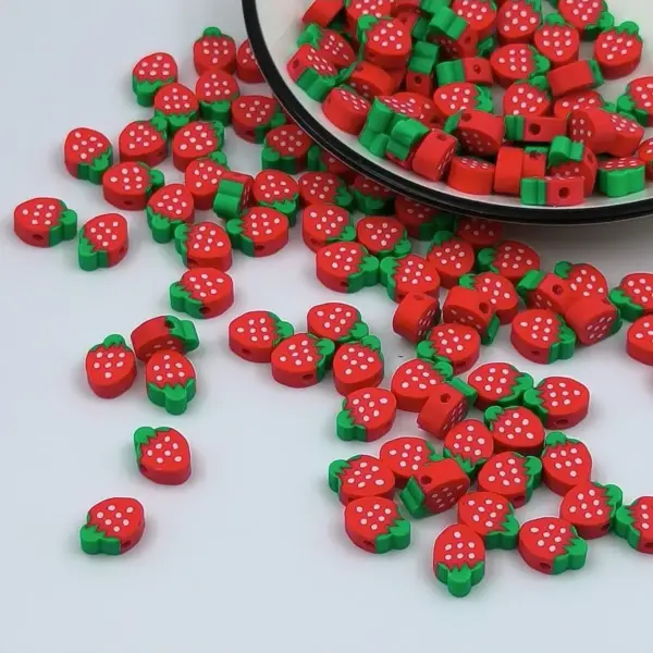 Çilek Desenli Polimer Kil Fimo Boncuk - 30 Adet Takı ve Bileklik Yapımı İçin Takı Boncuğu