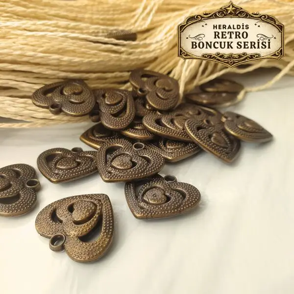 Desenli Kalp Plastik Boncuk Retro Seri 10 Adet – Charm,Süsleme Ve Aksesuar Yapımı İçin MCRTRO-05